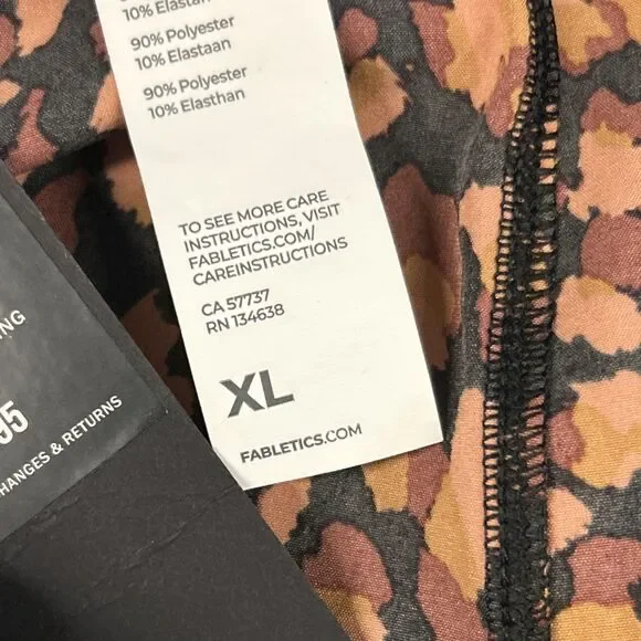 Fabletics Mens XL The 7" Fundamental Shorts Unlined Pockets Stretch New - Picture 3 of 8